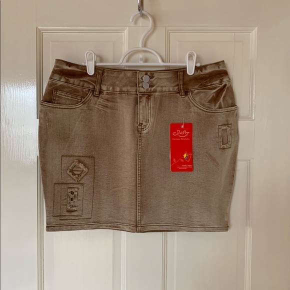 Style J Fashion Daisy Denim Mini Skirt (size 32) - Picture 2 of 14